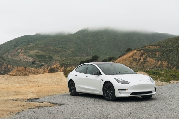 Electric vehicle 1 1